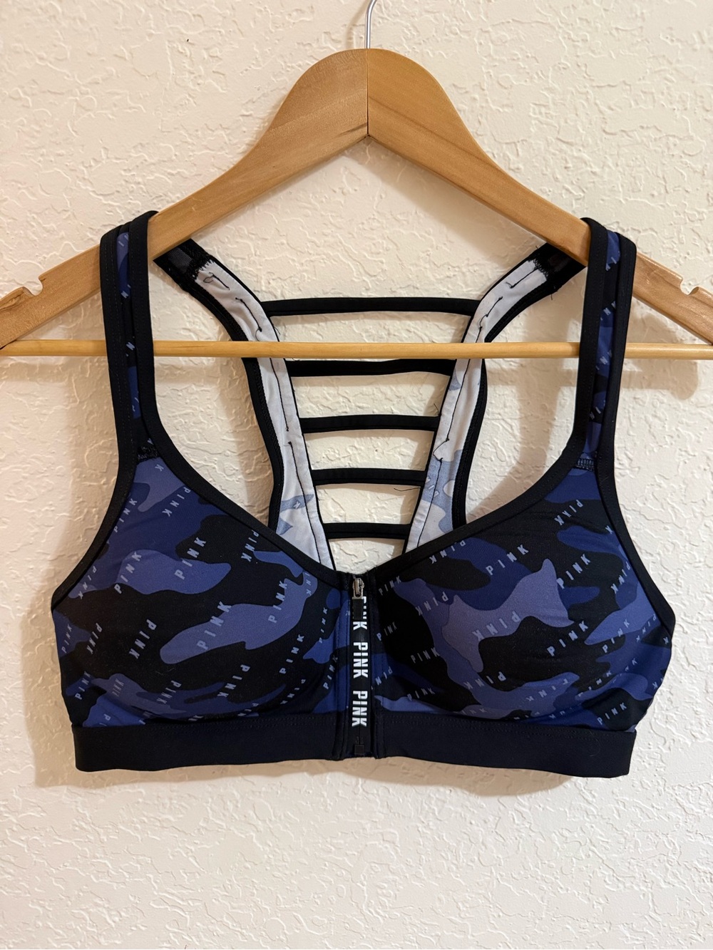 PINK Victoria's Secret Blue & Black Camo Front-Zip Push-up Sports Bra M